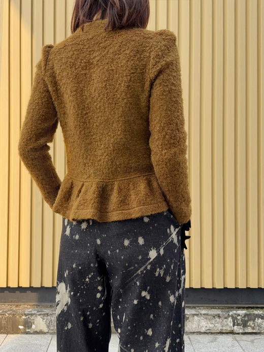 TYNVIE 羊毛荷叶边珍珠扣外套 - 芥末黄 商品图4