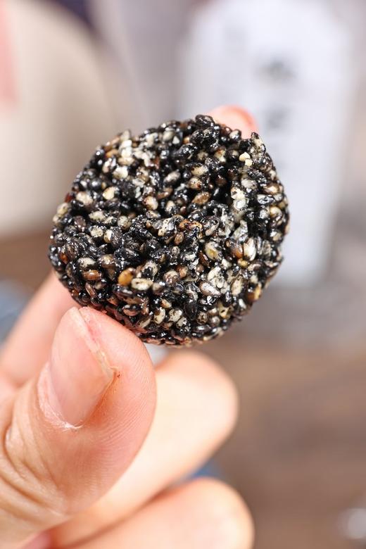 食补好选择！【无糖芝麻丸】以黑养黑 江西黑芝麻 浓浓的芝麻醇香 口感甜糯 真材实料 老少皆宜 馋嘴小零食~ 商品图4