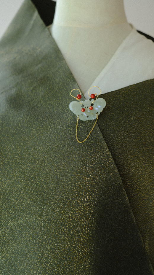 和田玉蝴蝶胸针 商品图0