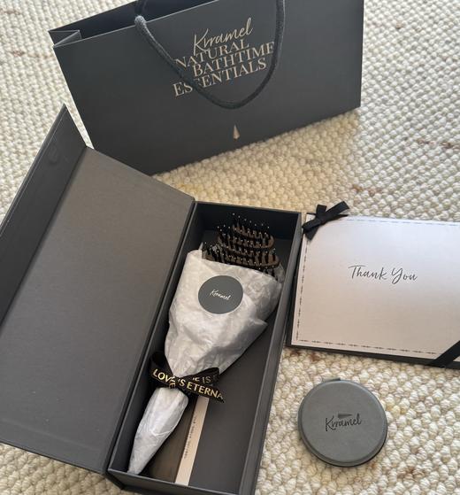 KRRAMEL气垫梳子梳子蓬松颅顶 松塔猪鬃护发梳礼盒 新年特惠赠送儿童牙刷 商品图3