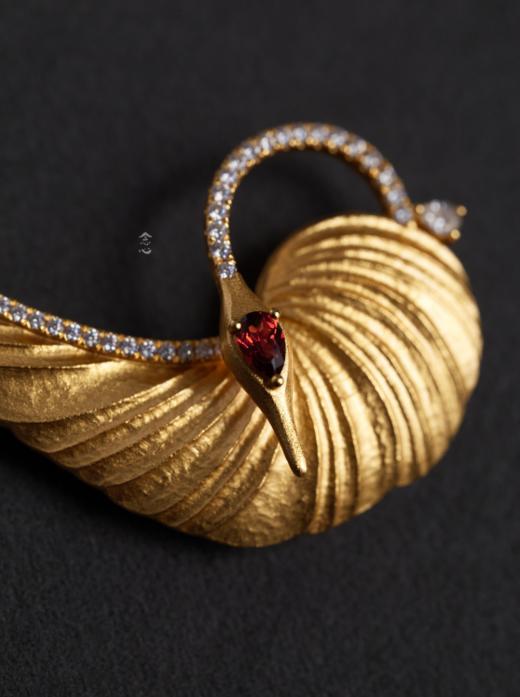 银鎏金仙鹤石榴胸针 商品图2