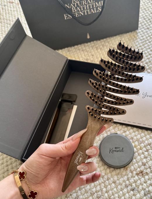 KRRAMEL气垫梳子梳子蓬松颅顶 松塔猪鬃护发梳礼盒 新年特惠赠送儿童牙刷 商品图1