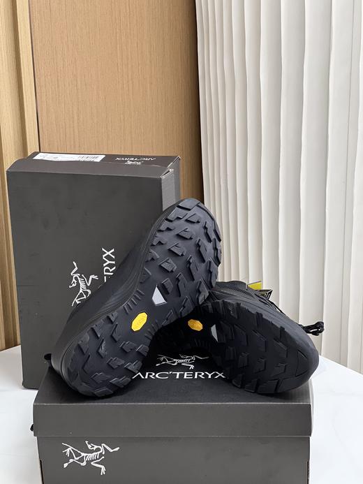 点此购买 始祖鸟VERTEX GTX GORE-TEX男士越野徒步功能鞋 98 307671 商品图8