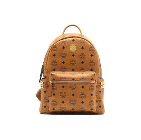 顶级原单 青岛代工 MCM经典款侧铆钉双肩包 多种颜色多种尺寸可选 不管小个子打大个子都有合适的尺寸 男女都能背 又帅又能装 氛围感超强 出门旅游包包首选！