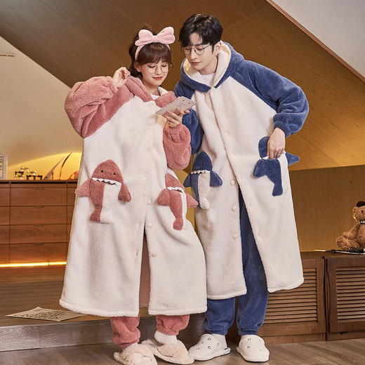 冬季情侣连帽睡袍套装 甜美可爱男女款珊瑚绒家居服保暖睡衣套装 商品图7
