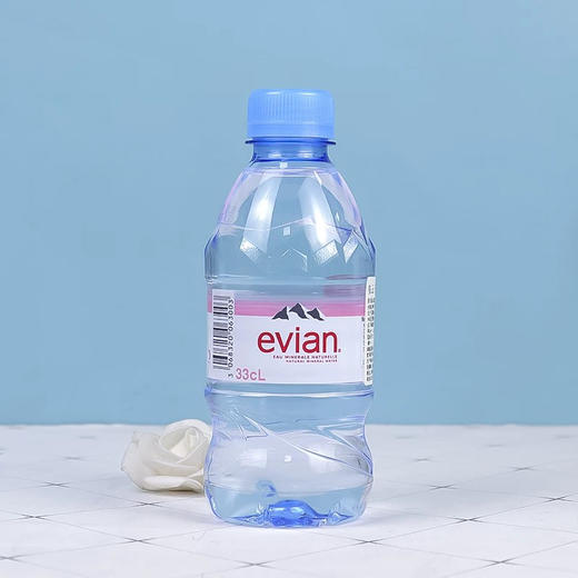 依云天然矿泉水330ml 商品图0