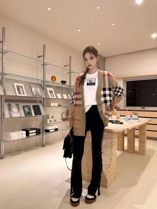 宝家 经典格纹开衫 商品图4