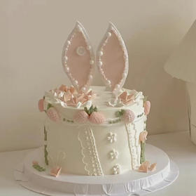 复古裱花小兔子蛋糕