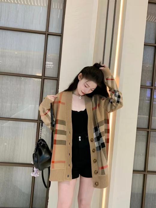 宝家 经典格纹开衫 商品图3