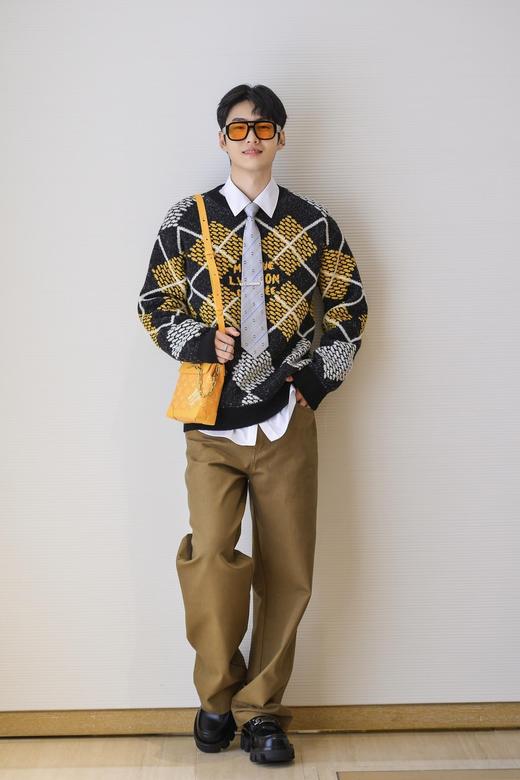 驴家24Fw秋冬新款滑雪系列玩转色格的格纹Monogram提花毛衣男女同款（UY*DQJB) 商品图11