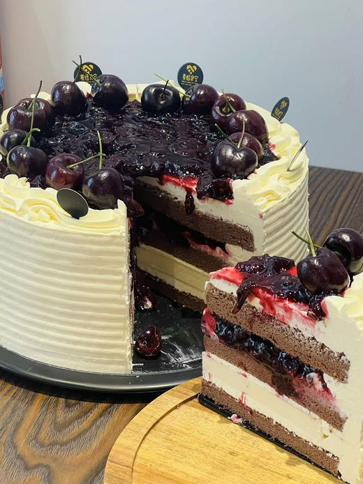 椰香车厘子切块 巧克力乳酪蛋糕胚➕自制车厘子果酱➕椰子奶油➕椰奶冻➕鲜车厘子 商品图0