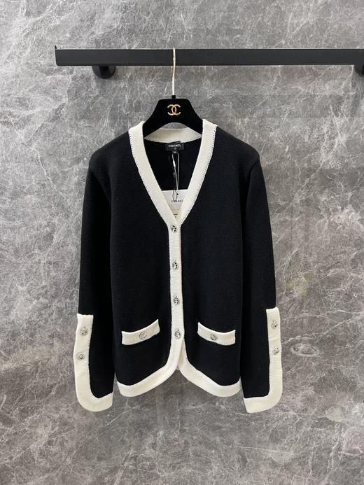 香奶奶 25Ss早春新款双C扣黑白撞色七分袖针织开衫（UY*DQJB) 商品图9
