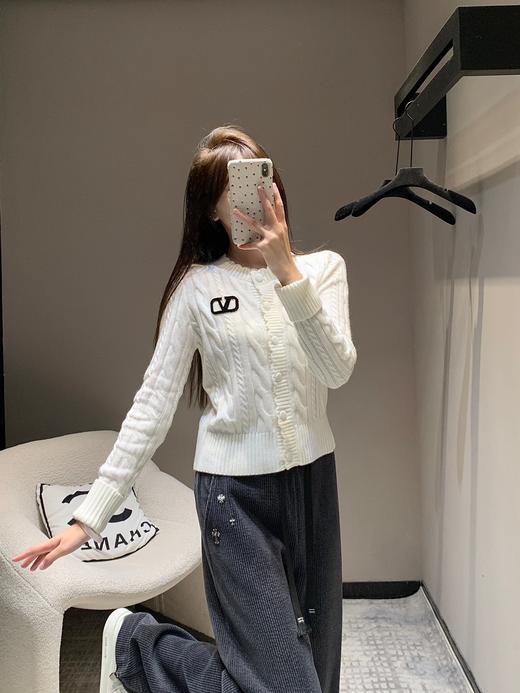 华奴25Ss早春新款微标波浪花边针织开衫（UY*DQJB） 商品图14