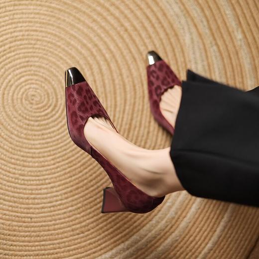 【预售5天】复古真皮拼接金属头，粗跟浅口单鞋时装鞋LD&7257 商品图3