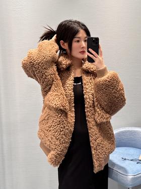 缪家24FW秋冬新款毛领徽标抓绒摇粒绒泰迪毛绒宽松外套（UY*DQJB)