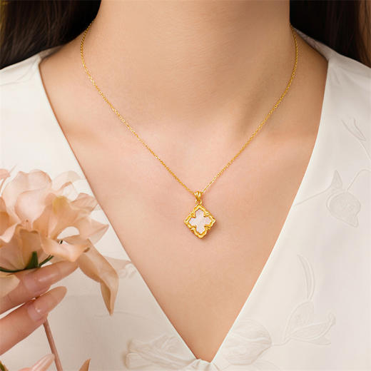 四叶草吊坠 黄色18k金双面佩戴福贝壳宫廷风挂坠送女友礼物MEMORA诗普琳KPE06101（线上专供） 商品图4