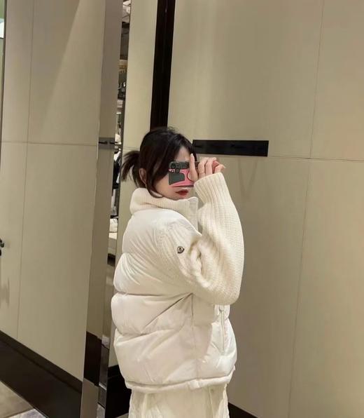 蒙口羽绒上新️Moncler Cardigan女士轻薄衬垫羊毛羽绒开衫外套. 商品图5