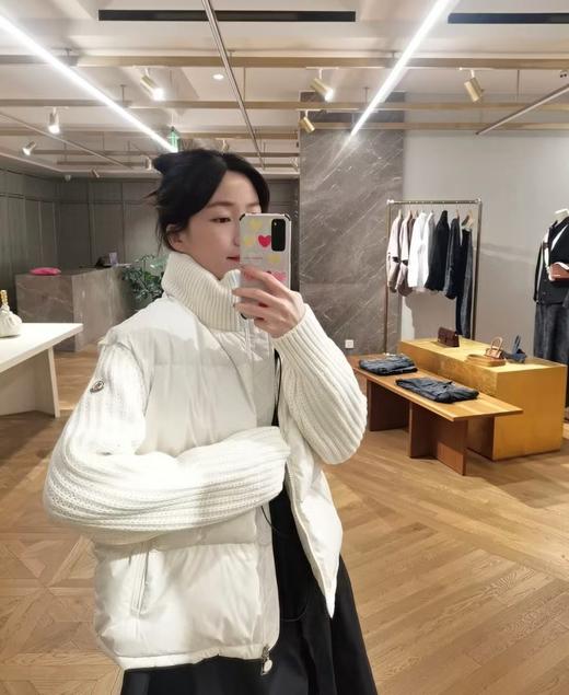 蒙口羽绒上新️Moncler Cardigan女士轻薄衬垫羊毛羽绒开衫外套. 商品图6