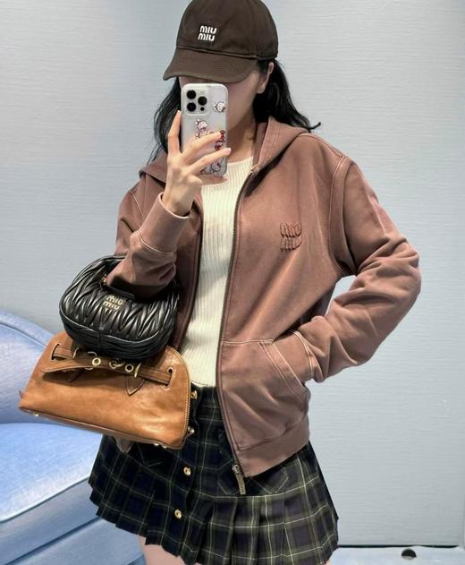 缪家 绣布刺绣棕连帽外套 商品图4