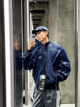 B家 白边冲锋衣外套