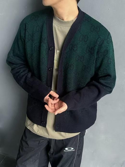 Gucc*i墨绿满幅花渐变色开衫 商品图4