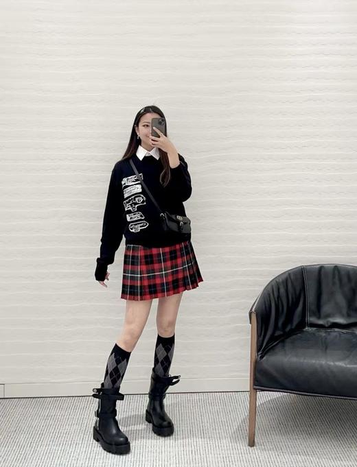 D家标本绣花圆领毛衣 商品图4