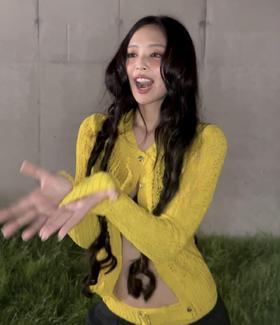 香奶奶 25Ss早春新款褶皱花边针织开衫（UY*DQJB）