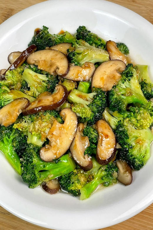 我是你的新宝贝，好入味的全能甜杆西蓝花—米修斯，❌我不是你们常见的普通西蓝花，❌也不是娇贵苗条的西兰苔，本质上是纯种西蓝花
只是我更挺拔，更细腻，更脆甜，瘦身主义者们的显眼包！2斤/份 商品图3