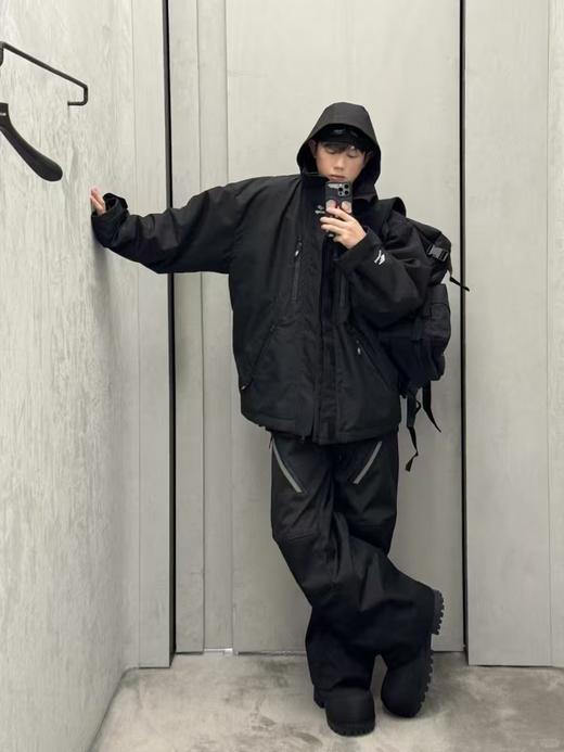 B家 斜M暗格冲锋衣外套 商品图1