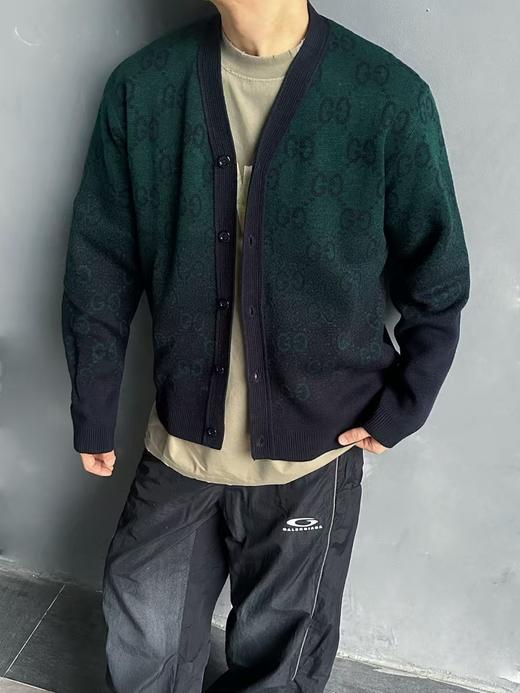 Gucc*i墨绿满幅花渐变色开衫 商品图3