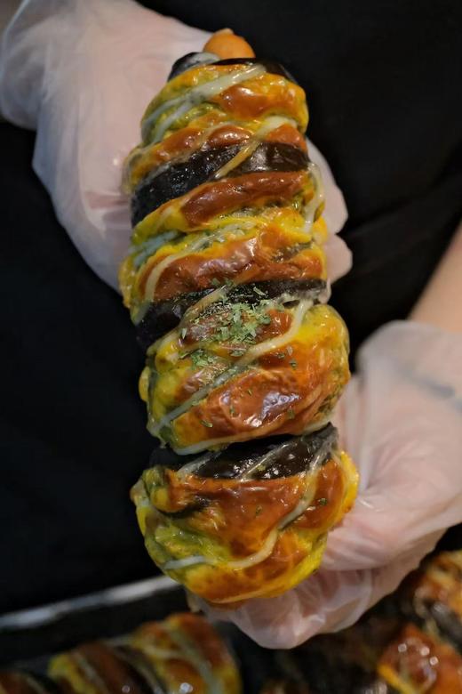 现烤面包—墨鱼脆肠 商品图0