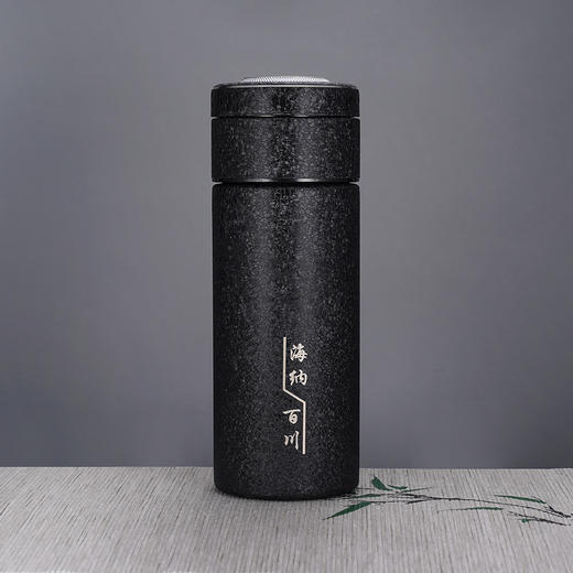 子佩集S999银纵横四海杯摆件【DLBJB041-50】纯银内胆-黑泡茶杯2412 商品图1