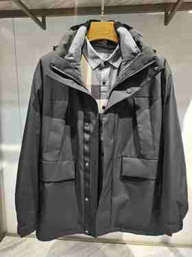 4F皮尔卡丹羽绒服