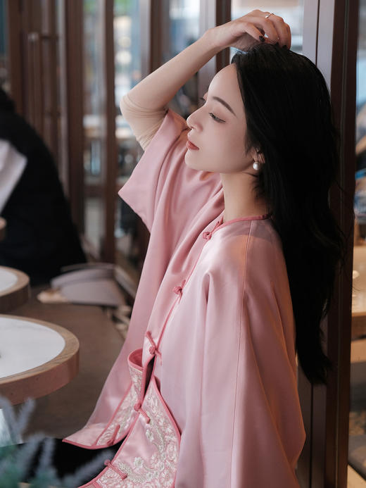 东方境X郭培| 粉色玫瑰刺绣新中式外套（不夹棉） 商品图6