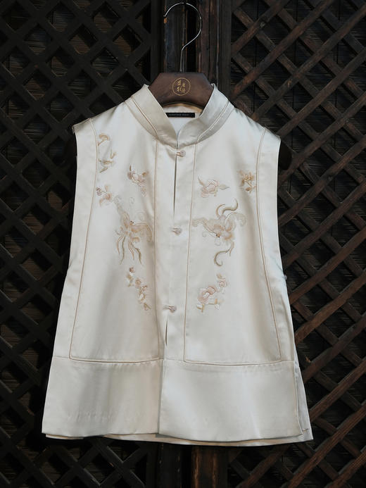 盛唐牡丹|真丝重缎蝶恋花手绣马甲 商品图0