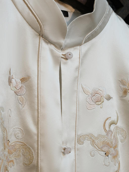 盛唐牡丹|真丝重缎蝶恋花手绣马甲 商品图2