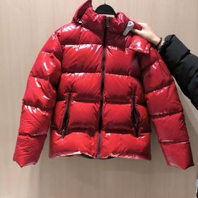 GM羽绒服红色亮面短款499.9元516084-RH（线上线下同时售卖不保证有货，介意勿拍）