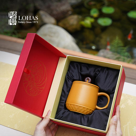 【彼达思】陆宝新品平安永结蛇年盖杯 富贵红 新春礼盒 商品图2