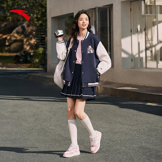 安踏【关晓彤同款】易打理复古加厚棒球服夹克女士外套162518701S 商品图1