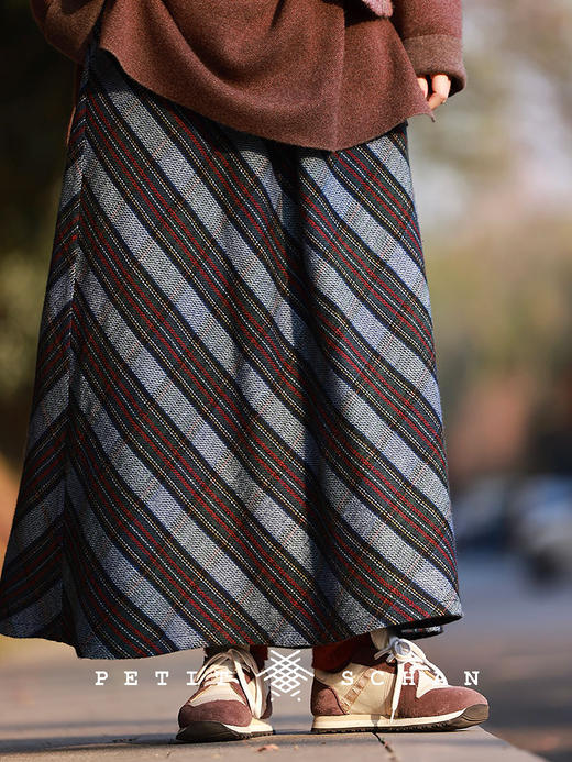 PETIT SCHAN小闪 CLO#706 Time's skirt 时间的长裙 羊毛棉松紧腰格纹斜裁伞裙长半裙 商品图0