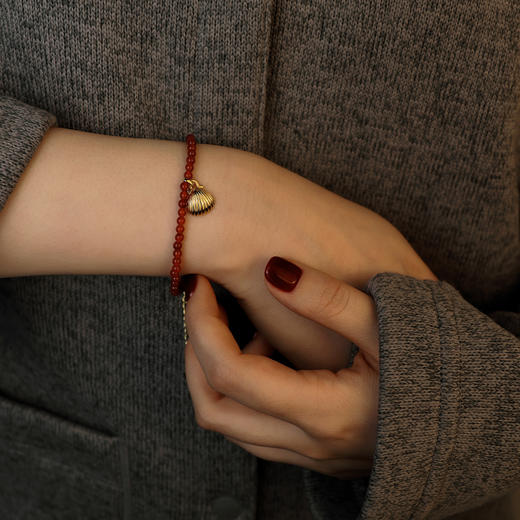 含晖· 招财小金贝红玛瑙珠串手链 商品图5