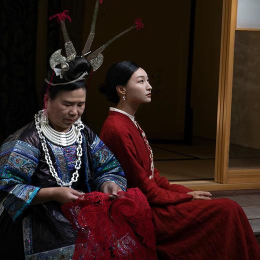 牧衣游原创刺绣进口亚麻红色连衣裙 限量福利款 晚溪不支持会员折 商品图1