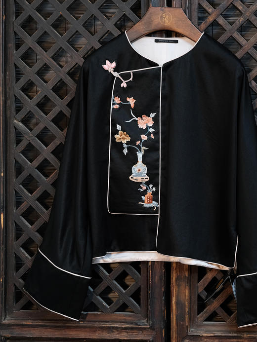 盛唐牡丹 |重缎真丝博古纹手绣外套 商品图1