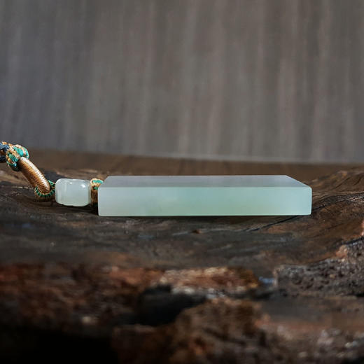 【天然正品】A货翡翠天然糯冰种春带彩平安无事牌翡翠（吉祥、如意）吊坠项链52.1*23.1*5.5MM（皆取最大值）女士现售价：1980！151224NJM20 商品图4