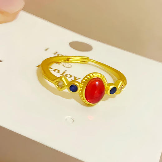 【精美饰品丨合金戒指合集】甄选高品质材料，经精湛抛光工艺多次打磨，线条光滑圆润，质感醇厚古朴，色泽净透雅致，錾刻纹饰细节清晰,整体造型华而不炫,适合多场景佩戴 商品图5