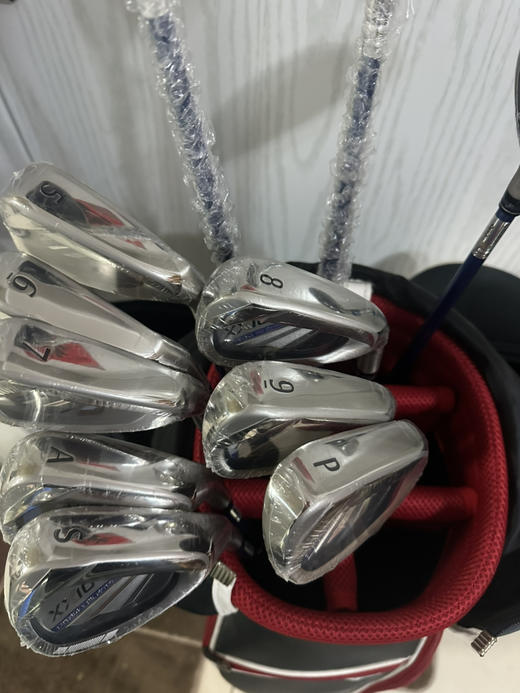 小吴二手全新男士xxio高尔夫套杆型号:mp1100 杆身硬度:碳素级 木杆3支SR,铁杆7支R (6789pAS)原装正品(没有包没有推杆二手货品不退不换 运费卖家负担（顺丰寄付） 商品图2