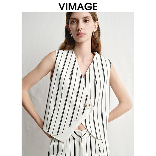 VIMAGE纬漫纪时尚通勤收腰V领显瘦马甲无袖上衣2025春季新款V2303913 商品图3