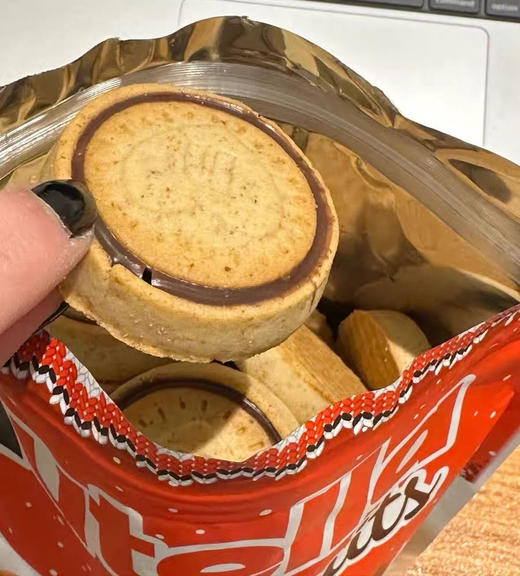 49.9/22枚⚠️费列罗断货王 稀缺❗性价比秒杀条装💪🏻德国🇩🇪进口【费列罗nutella能多益榛子巧克力夹心饼干】酥脆香醇，满满巧克力酱馅 商品图5