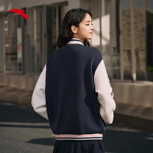 安踏【关晓彤同款】易打理复古加厚棒球服夹克女士外套162518701S 商品图4