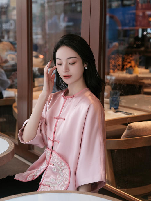 东方境X郭培| 粉色玫瑰刺绣新中式外套（不夹棉） 商品图4